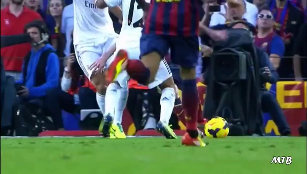 Lionel Messi - Best of October _ Goals, Skills _ Passes - 2013_2014 _ HD.mp4