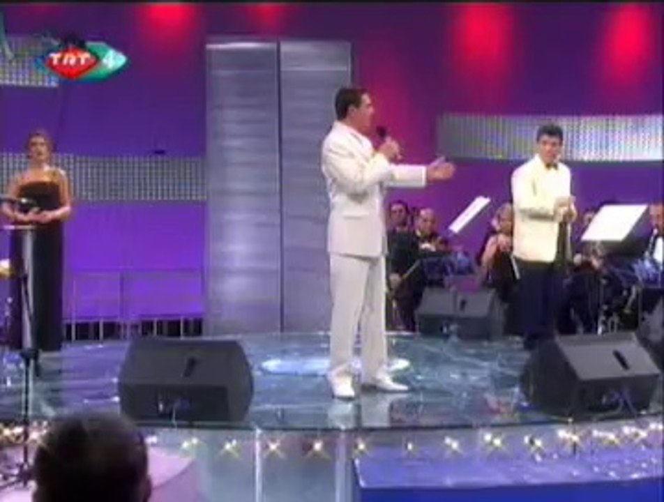 Yıldırım BEKÇİ *İçin İçin Yanıyor Yanıyor Bu Gönlüm*