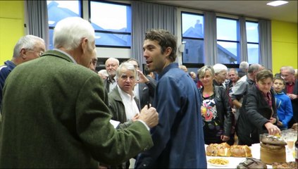 Le cycliste Thibaut Pinot parmi ses supporters à Melisey (70)