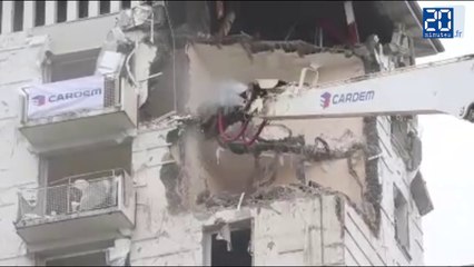 Destruction de la «tour 33» à la Meinau (Strasbourg)