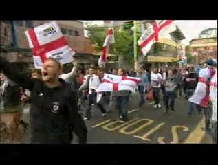 Birmingham: Hundreds at two rival - EDL and UAF protests in the city
