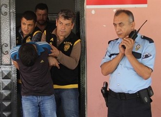 Polis Uyumayıp Cinayeti Çözdü