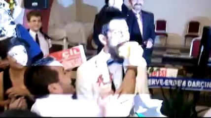 DAMADA VERİLEN HEDİYE PAKETİNDEN BAKIN NE ÇIKTI