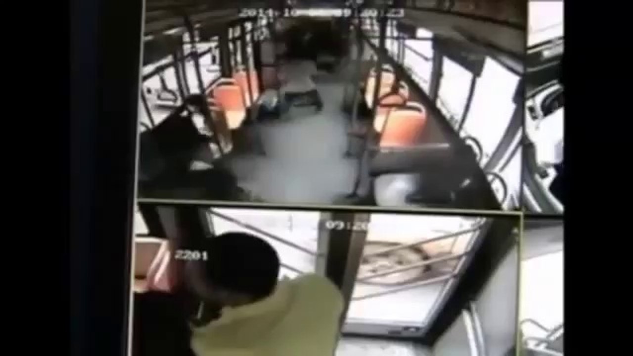 Mobile Phone Battery Explodes and Catches Fire On Bus In China