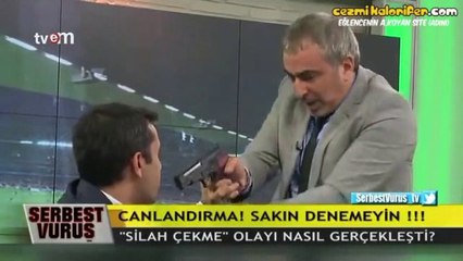 Silahın Namlusunu Mehmet Baransu'nun Ağzına Dayayan Adnan Aybaba