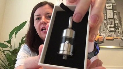 Smoktech T-Dux 4.0 clearomizer tank review for vaping.