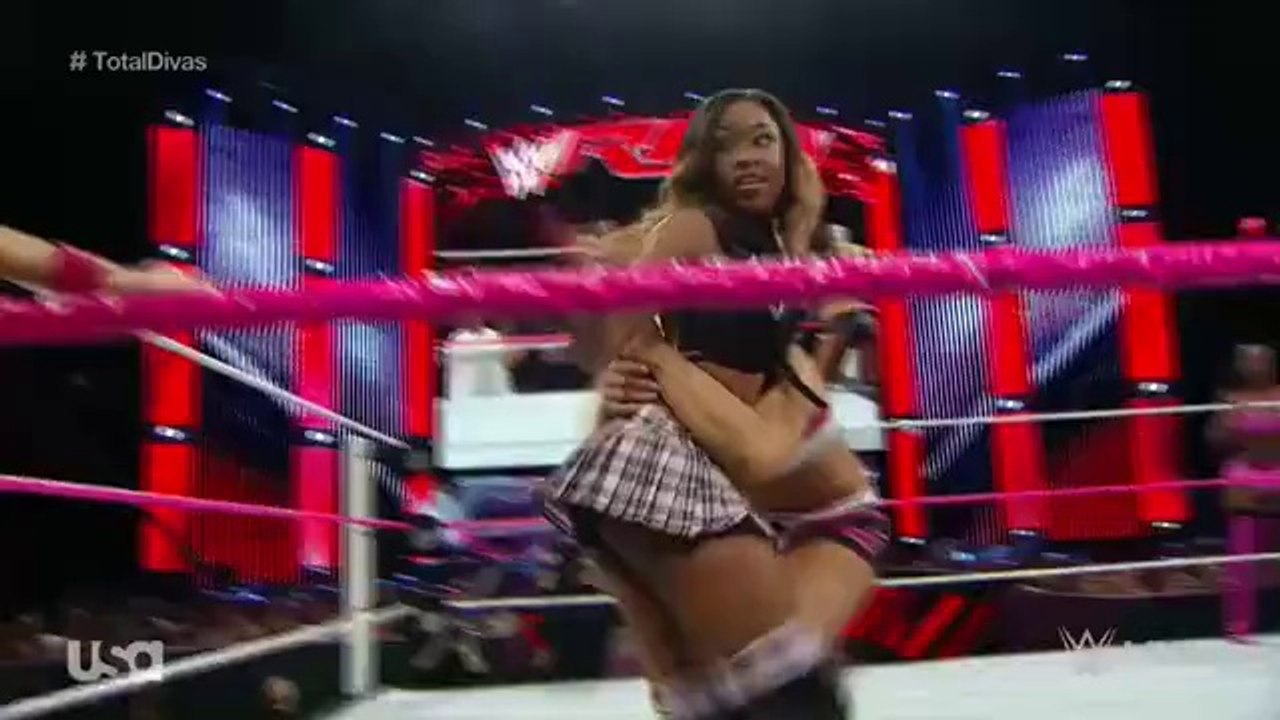 Total Divas Six Divas Tag Team Match