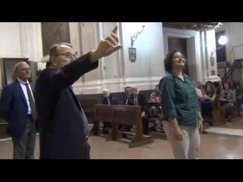 Aversa (CE) Greenaccord, giornalisti da tutto il mondo visitano Chiesa Annunziata (13.10.14)