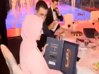 Hakan Şükür Altın Ayak ödülünü aldı