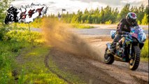 Suzuki GSX-R Dirt sur chemin de terre