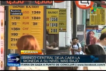 Banco Central ucraniano deja caer su moneda frente al dólar