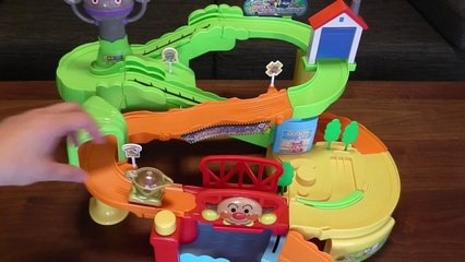 アンパンマンミニカー対決「しょくぱんまん」VS「カレーパンマン」