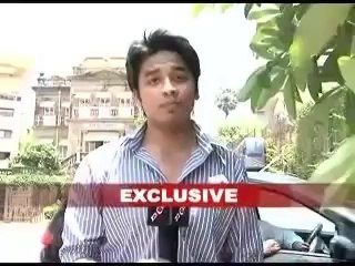 SRKs 3.5crore super luxurious Vanity Van