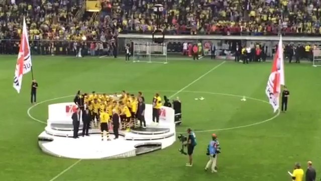 Η απονομή του DFL-Supercup στην Ντόρτμουντ