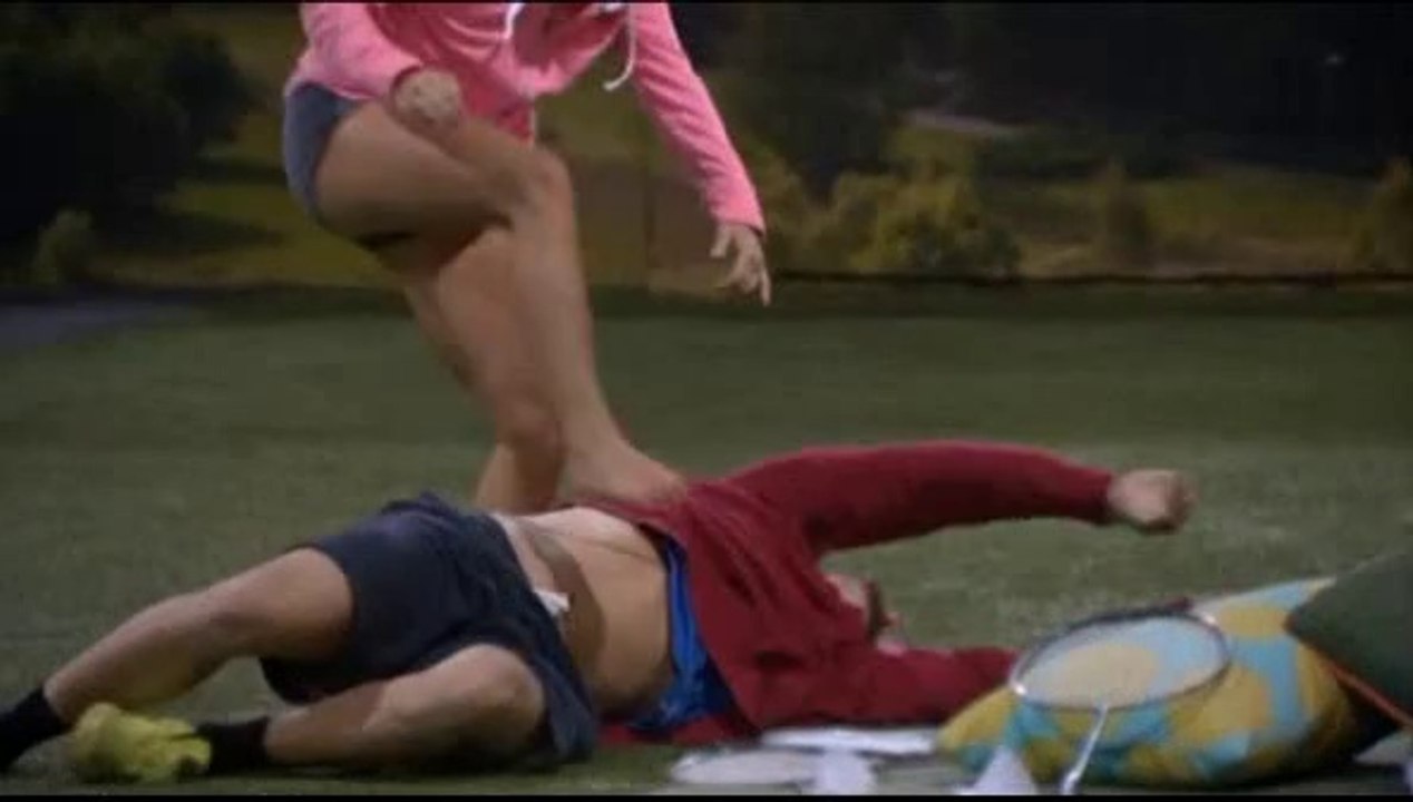 Nicole Gives Zach a Wedgie and Frankie Enjoys it
