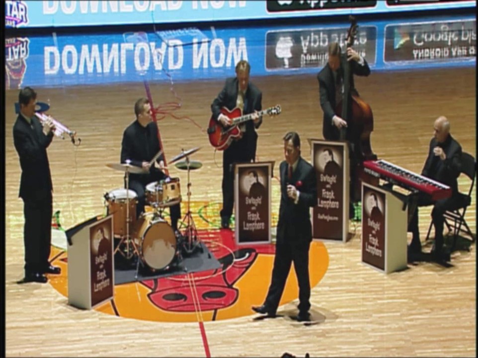 Frank Lamphere - Frank Sinatra trribute singer - Fly Me To the Moon  - United Center