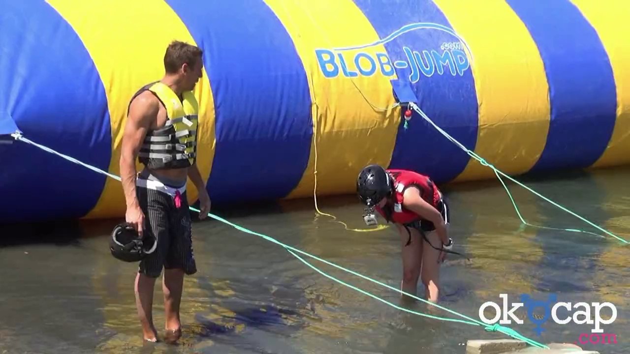 CAP D'AGDE - BLOB JUMP Premier Saut de Laurène