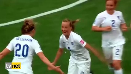 Kadın futbolcudan mükemmel gol