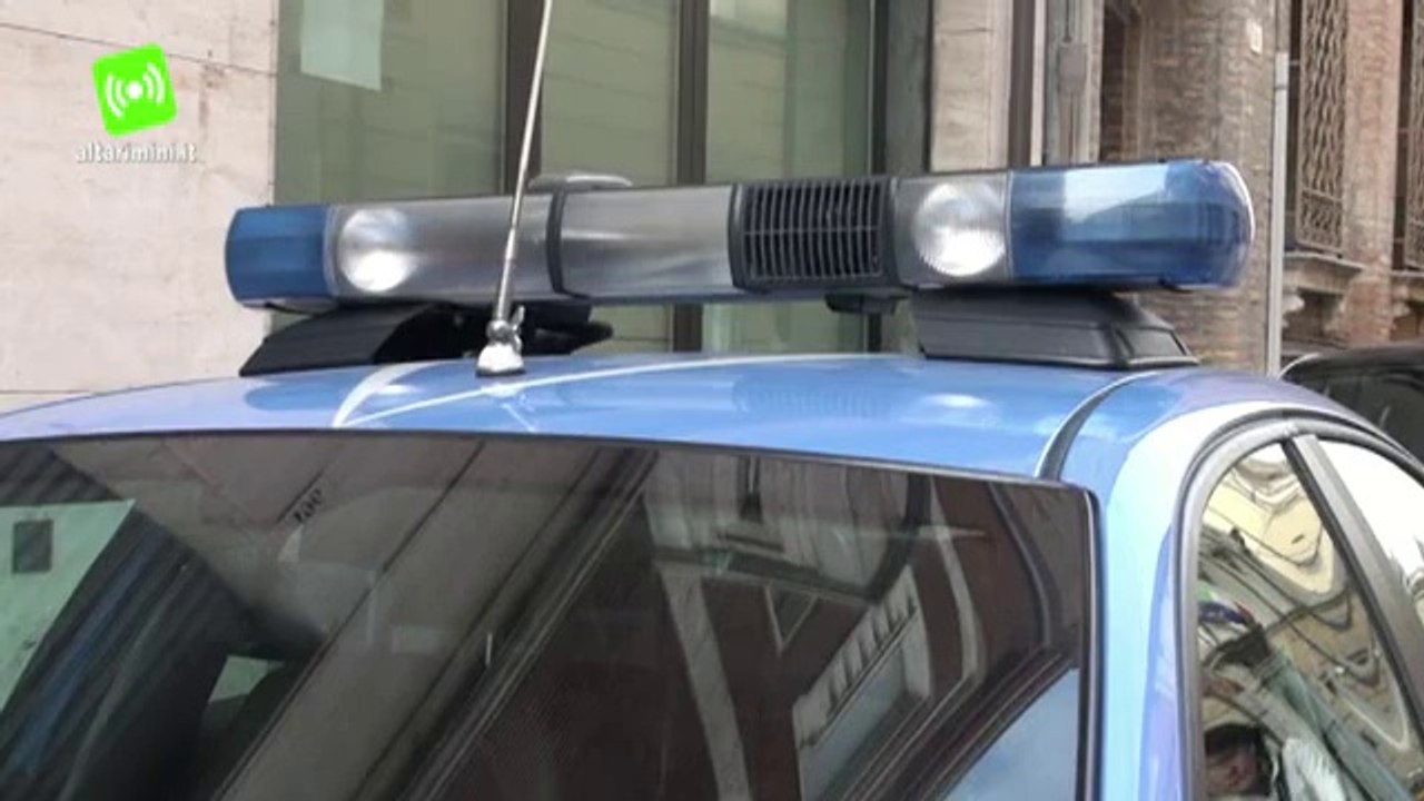 Dall'età di 14 anni botte alla nonna per avere soldi, arrestato