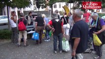 Milano, mense per clochard chiuse per ferie. Volontari in azione in piazza Fontana - MoVimento 5 Stelle
