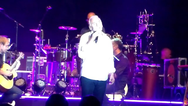 Concert Michel Fugain aux arènes du Tempéras Alès (2)