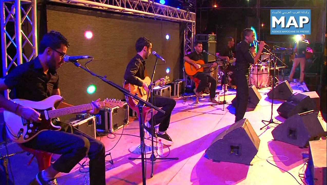 الفرقة الجزائرية (بابيلون) تمتع جمهور مهرجان الراي بوجدة