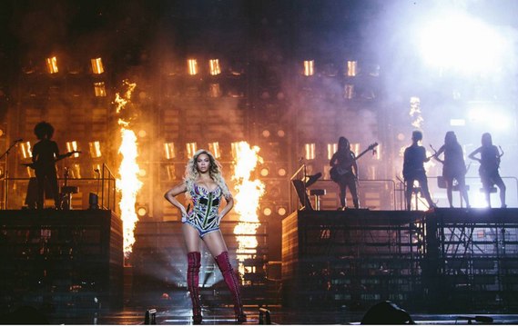 Beyoncé - Run The World (The Mrs Carter Show World Tour - Rock In Rio 2013)