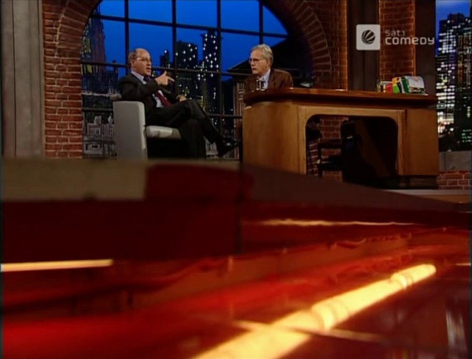 Die Harald Schmidt Show - 1131 - 2002-09-10 - Gregor Gysi, Wer wählt wen, Helmut beim Fernseh-Duell
