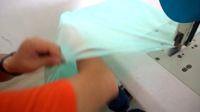 Máquina de coser por ultrasonidos para la soldadura continua