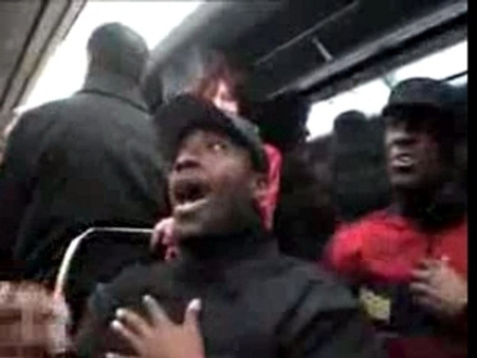 Naturally 7, live dans metro parisien