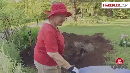 Kocasını Gömme Şakası Yapan Kadın Çevrededileri Şok Etti