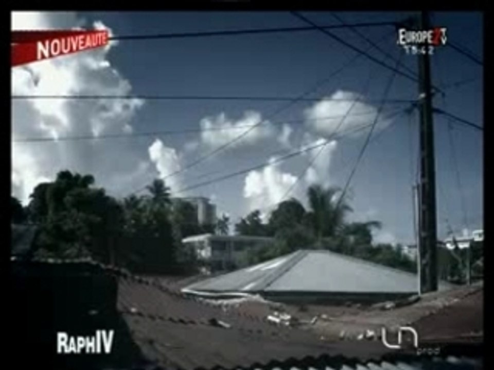 Admiral T Ft Diam's - Les Mains en l'air