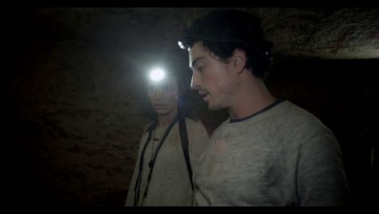 Catacombes - Extrait « George trouve un piano familier » [VF|HD1080p]