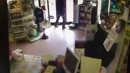 Bergamo - Rapina farmacia in via Zanica (14.08.14)
