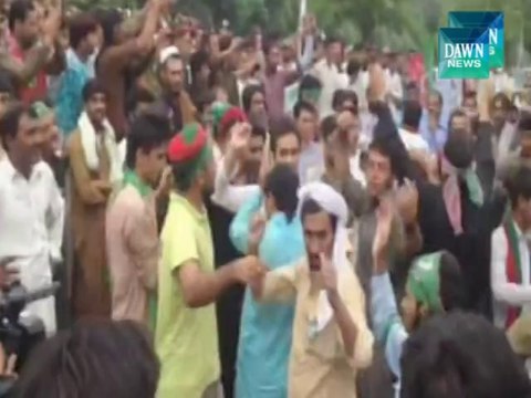 PTI Azadi march reached in Gujranwala