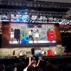 2014.08.15 SMTown Seoul: Zhou Mi & Victoria - Loving You