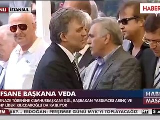 Gül ve Arınç, Seba'nın Cenazesinde Hakan Şükür ile Tokalaştı