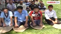Kayseri'deki Beşiktaşlı Gençler Seba İçin Camide Pankart Açtı, Lokum Dağıttı