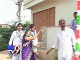 YSRCP leader Sushila thrashes party colleague at Flag hoisting ceremony - Tv9 Gujarati