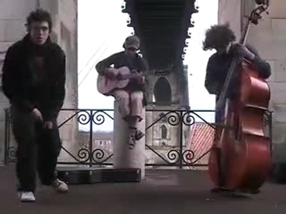 Les petites choses sous le pont
