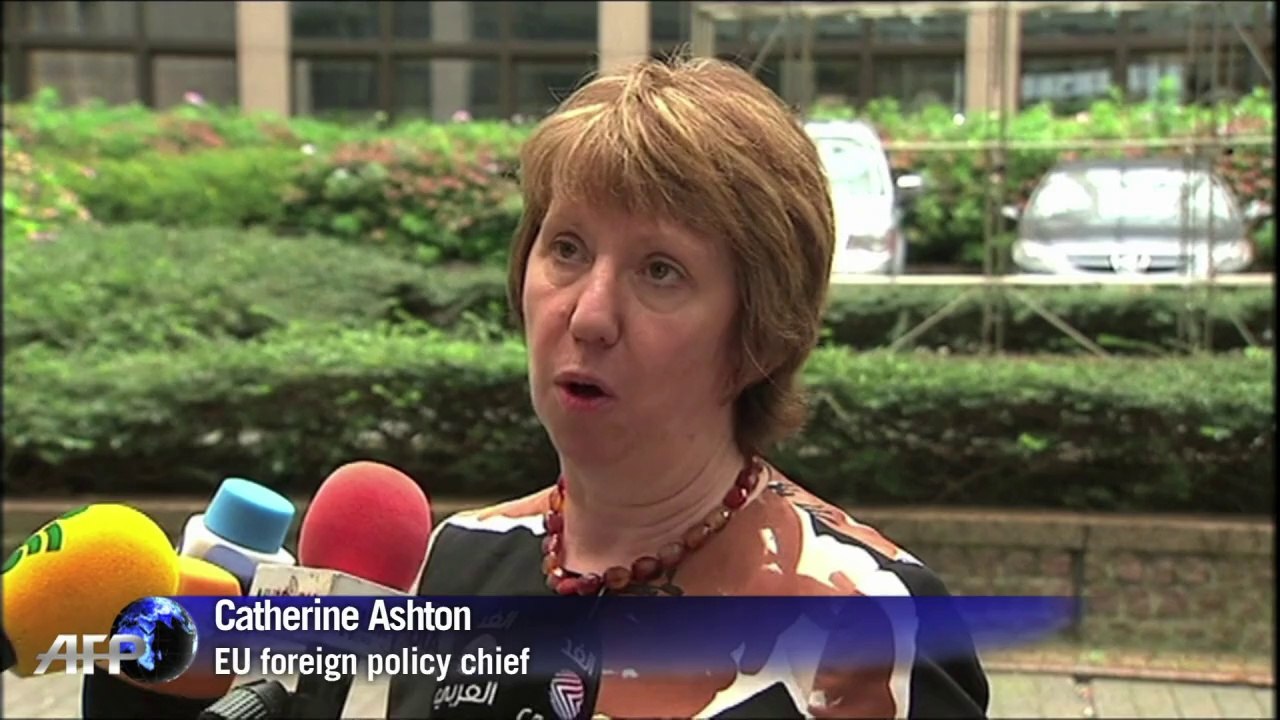 EU ministers agree to arm Iraqi Kurd fighters