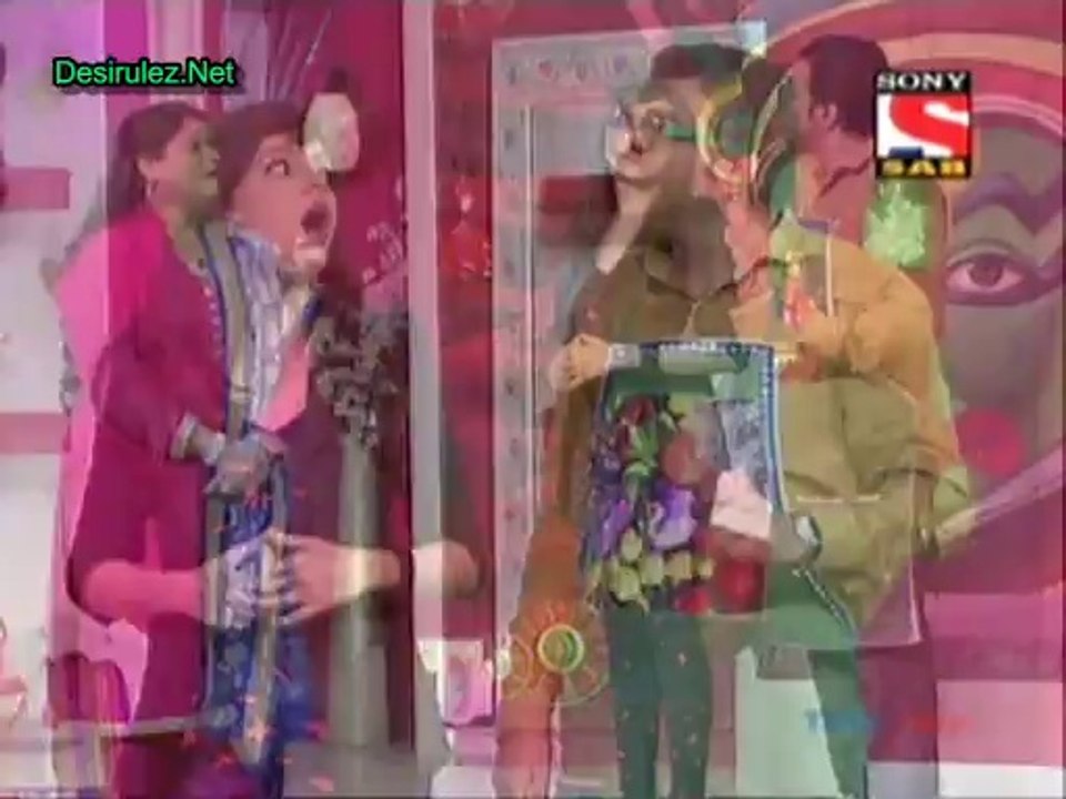 Tu Mere Agal Bagal Hai 15th August 2014 Part1