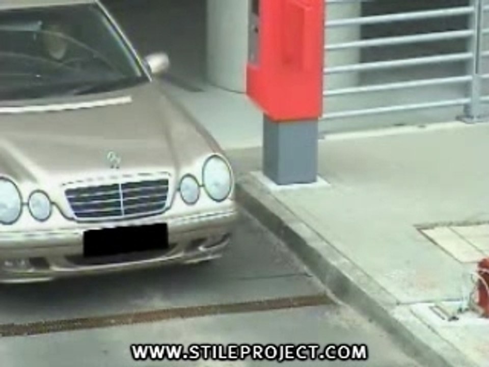 Divertente Donna idiota al volante