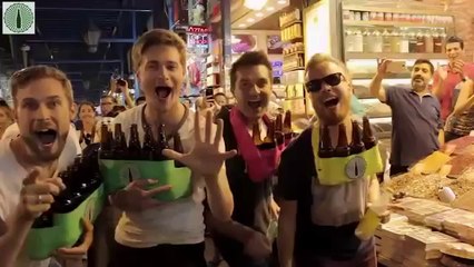 Mısır Çarşısında şişelerle Tarkan'ın şımarık şarkısını çaldılar