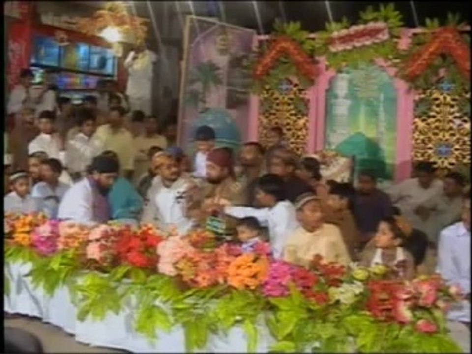 Dil Da Chain Madina Beautiful Naat By Muhammad Usman Qadri Mehfil Tariq Chishti