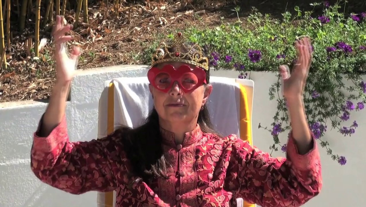 Qui suis-je ? - Qui sommes nous ? par Montserrat Gascon. Chez Debowska Productions : www.debowska.fr