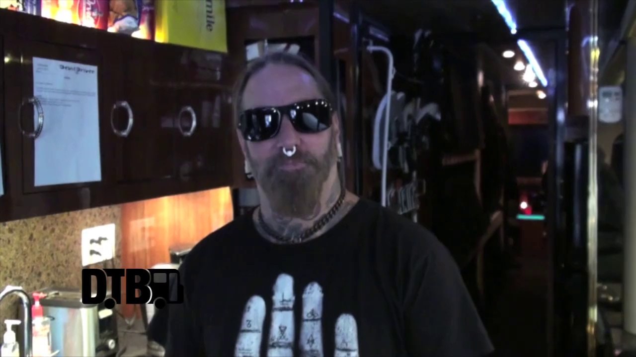 DevilDriver / Dez Fafara - BUS INVADERS Ep. 666
