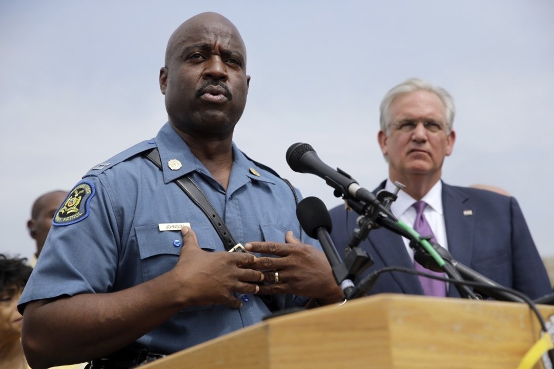 Mo. state and Ferguson police discuss release of surveillance video