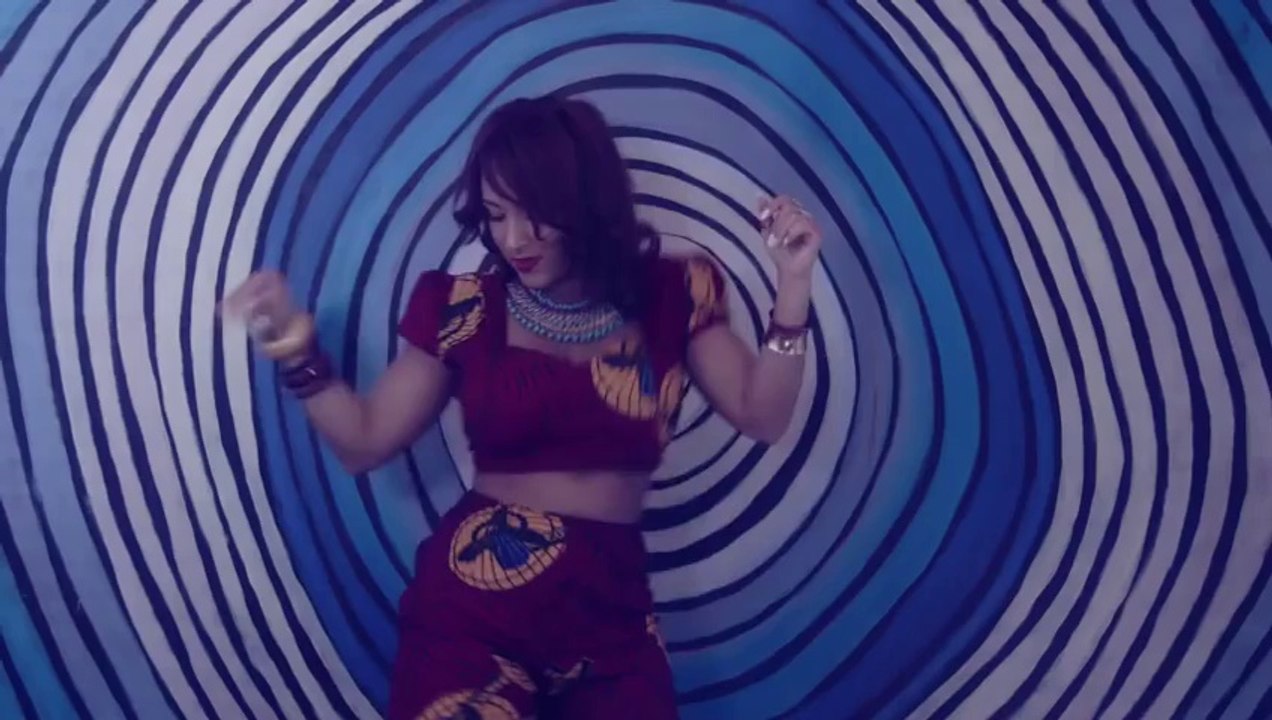 Nesly - TU ME MANQUES (Clip Officiel 2014)