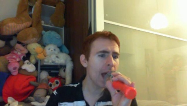 Wiwi égratigne le coeur qui boîte de David Hallyday